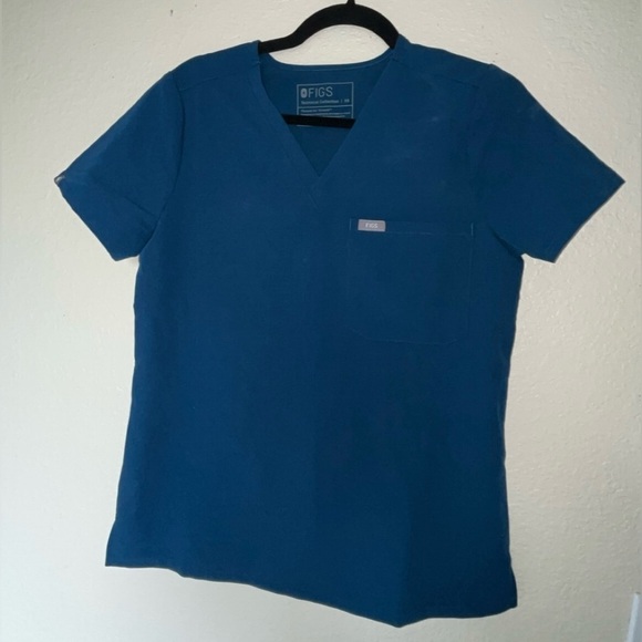 FIGS Women’s Catarina One-Pocket Scrub Top in Deep Reef Color SIZE XS - Picture 2 of 6